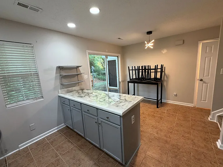 1047 Oak Blossom Way — Photo 8
