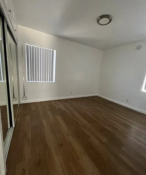 1540 & 1544 W. Florence Avenue — Photo 29