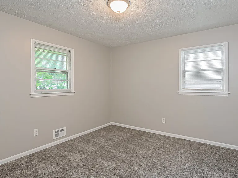 355 Arcadia Pl — Photo 12