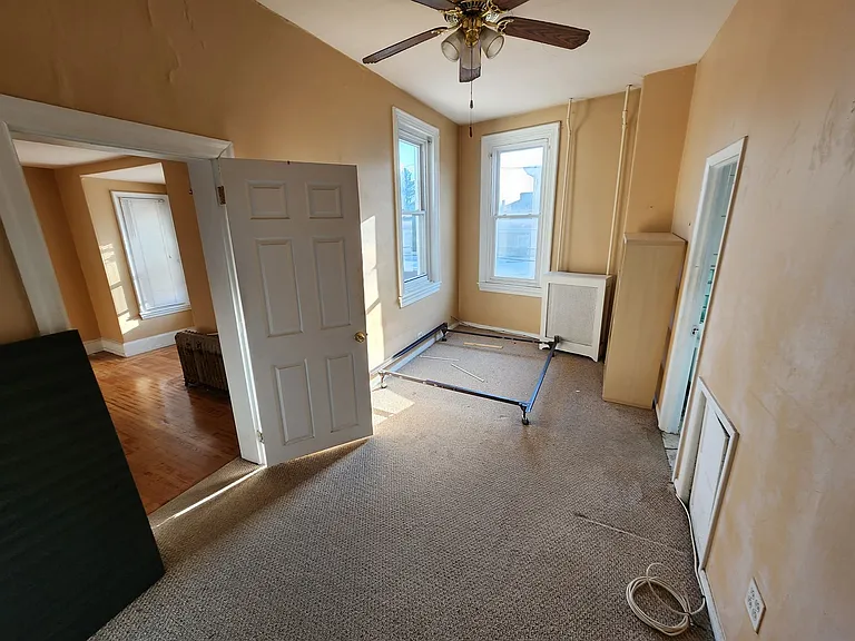 213 Green Ln — Photo 8