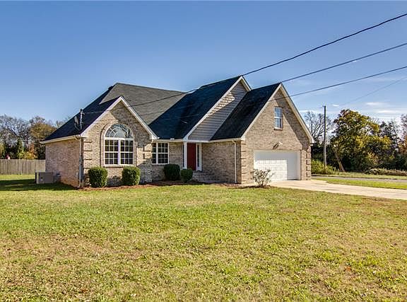 2nd image of 319 Shelby Cir
