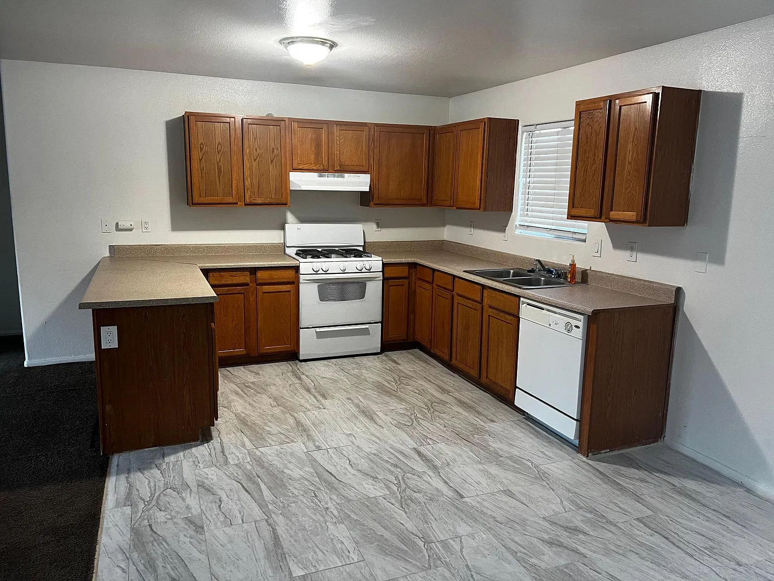 3 bed, 1260 sqft, $1,675 — Photo 4