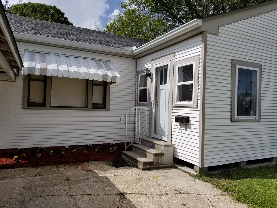 1st image of 1105 6th St