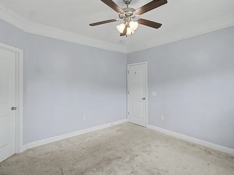 151 Lincoln Way NE — Photo 15