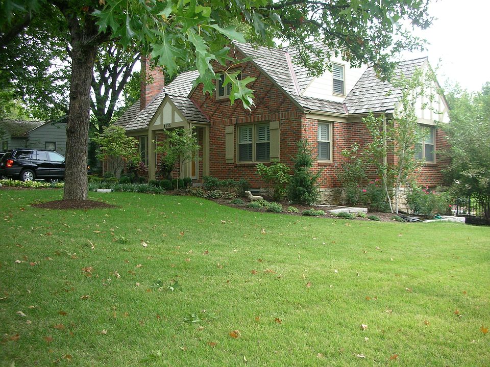 Treed .6 acre lot