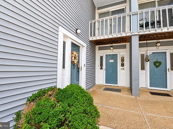2nd image of 72 Hillcroft Way