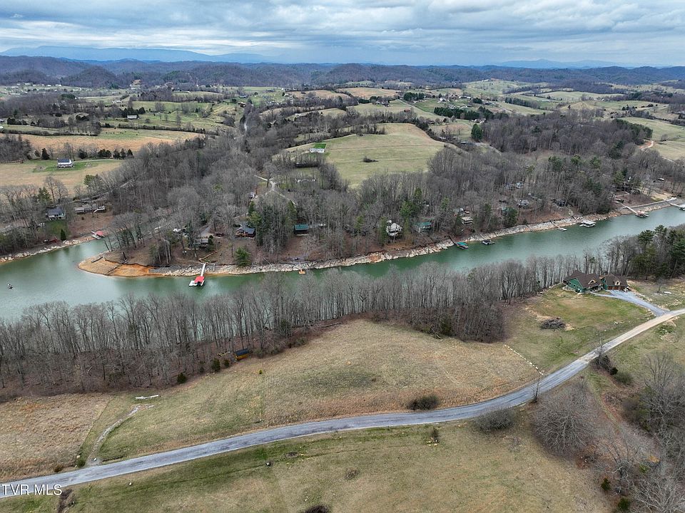 1st image of 38 Lake Pointe Dr