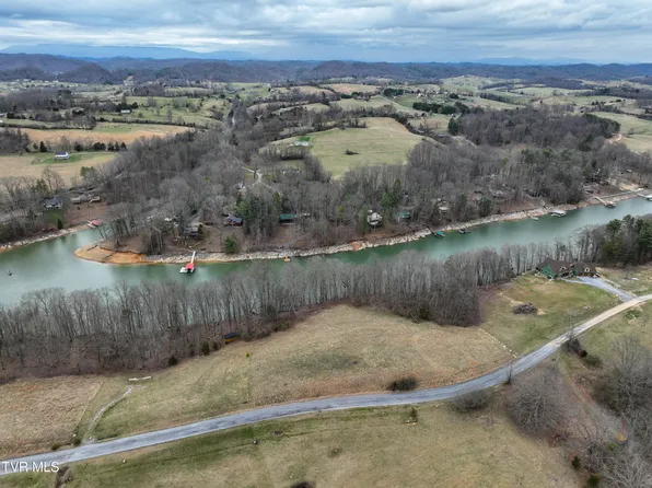 38 Lake Pointe Dr, Abingdon, VA 24210