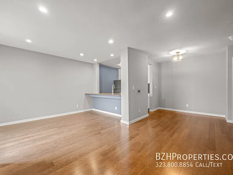 141 S Clark Dr #412A — Photo 8