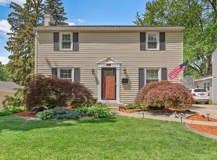 2121 Hall St SE, East Grand Rapids, MI