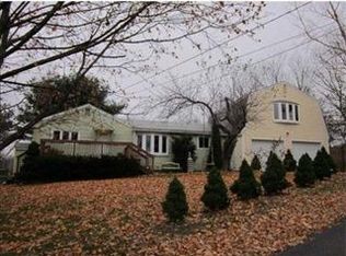 247 Beacon St, Andover, MA 01810