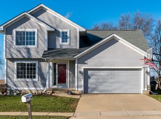 3426 Falcon View Rd SW, Cedar Rapids, IA 52404