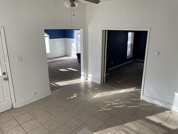 5th image of 902 N High St