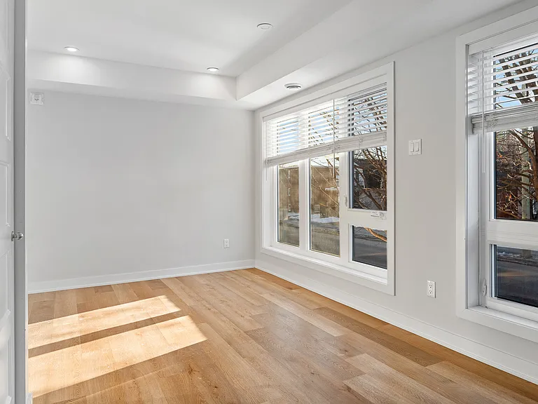 689 Churchill Ave N #204 — Photo 8