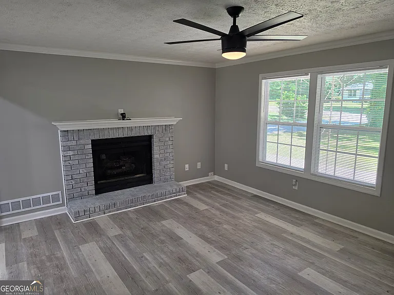 586 Ridge Ave SW — Photo 5