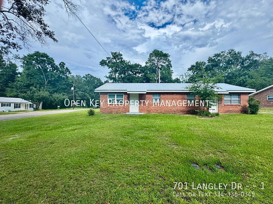 2 BR/1BA, Section 8 approved rental - LVP flooring, appliances included, conveniently located in ... — Photo 2