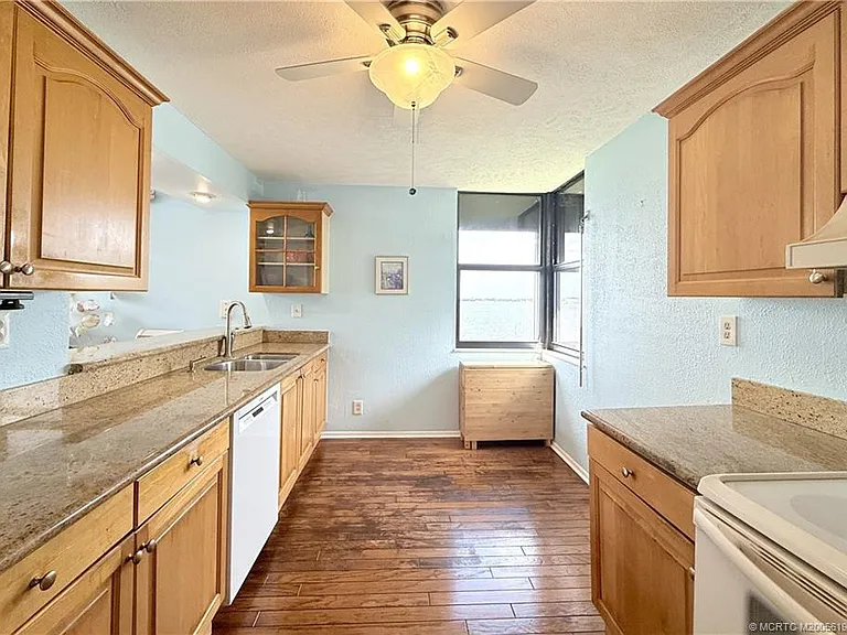 1950 SW Palm City Rd #13307 — Photo 13