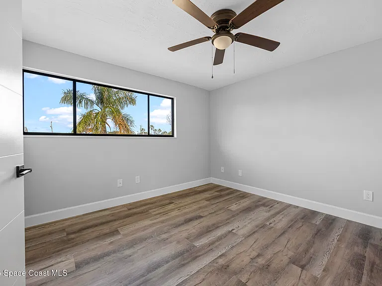 111 Columbia Dr — Photo 25