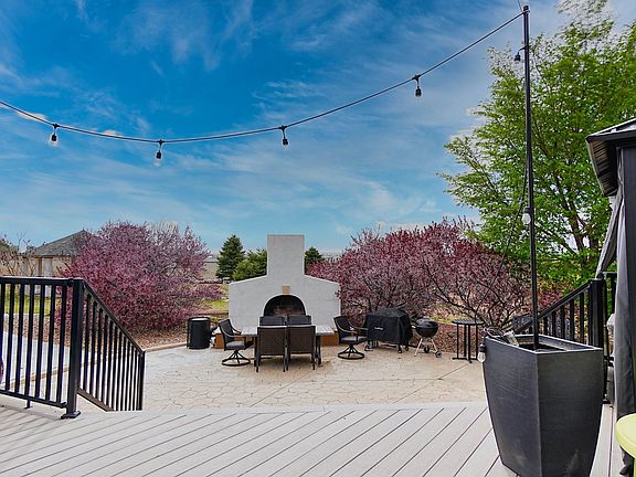 3rd image of 3938 Vale View Ln