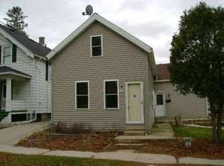 1328 S 11th St, Manitowoc, WI 54220