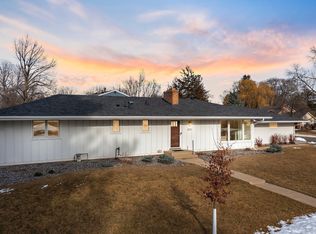 2523 Stanbridge St, Saint Paul, MN 55113