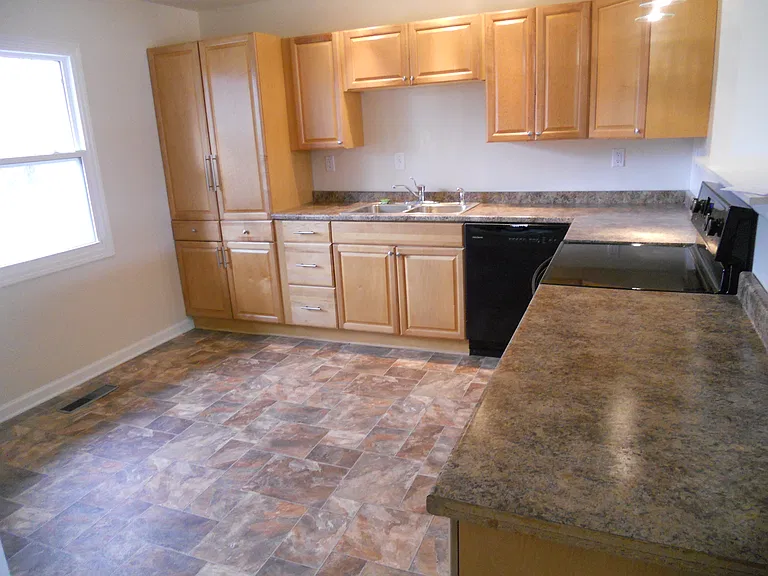 3060 Woodmanor Ct — Photo 6