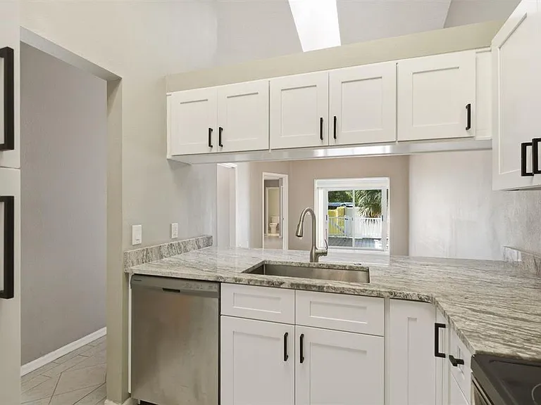 406 S Bayview Blvd #1 — Photo 15