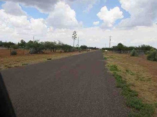 Exterior Neighborhood (street photo)