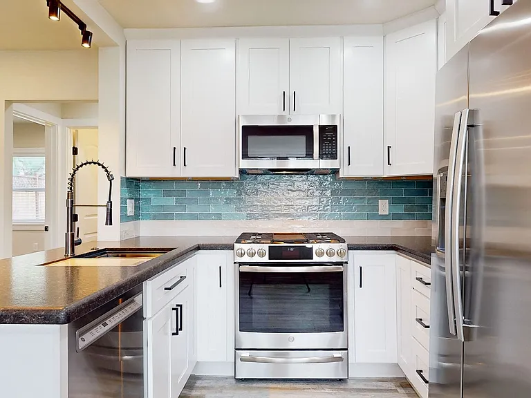 729 McConnell Ave — Photo 8
