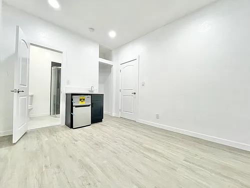 2826 Darwin Ave #2826 Photo 1