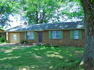 206 Larkwood Dr SW, Decatur, AL 35601