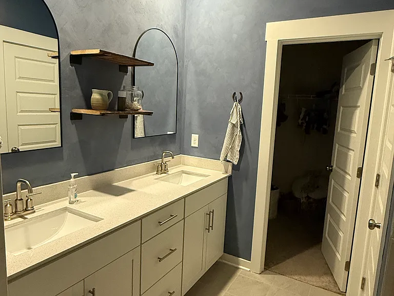 English Oak Dr — Photo 22