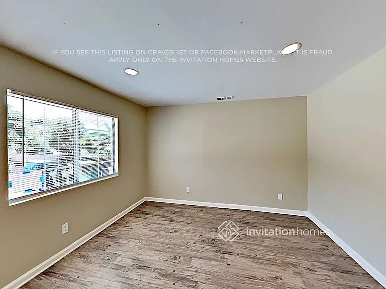 10027 Marcus Ave — Photo 5