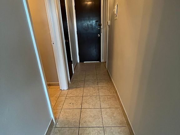 4th image of 2951 Thatcher Ave #2959