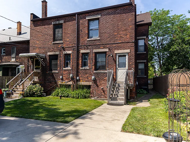 262 W Grand Blvd — Photo 49