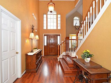 Gorgeous, open entry way that welcomes all into your beautiful new home.