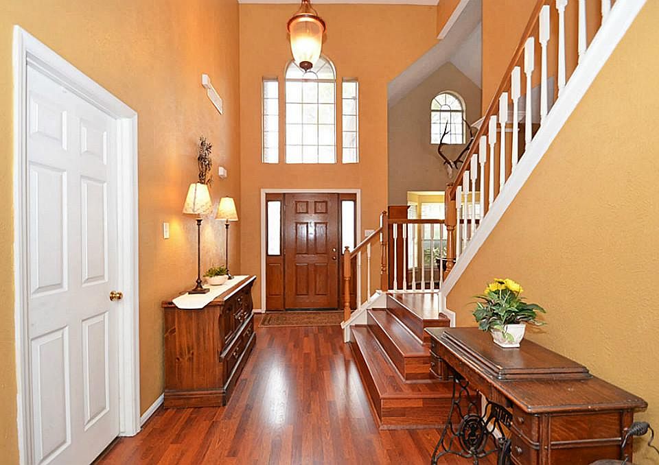 Gorgeous, open entry way that welcomes all into your beautiful new home.