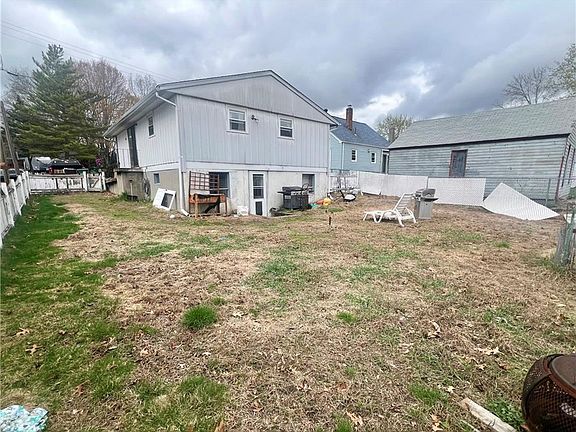 5th image of 64 Lydia Ave