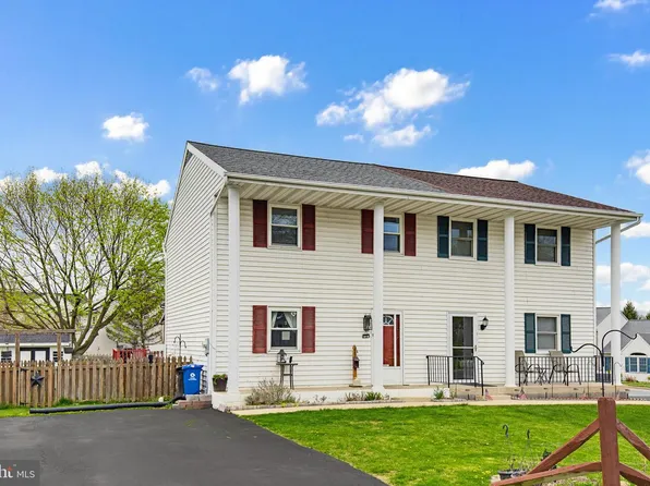 212 Beechwood Ln, Elizabethtown, PA 17022