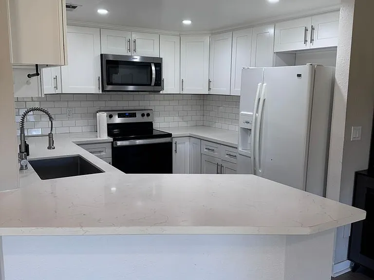 5402 Villas Dr — Photo 4