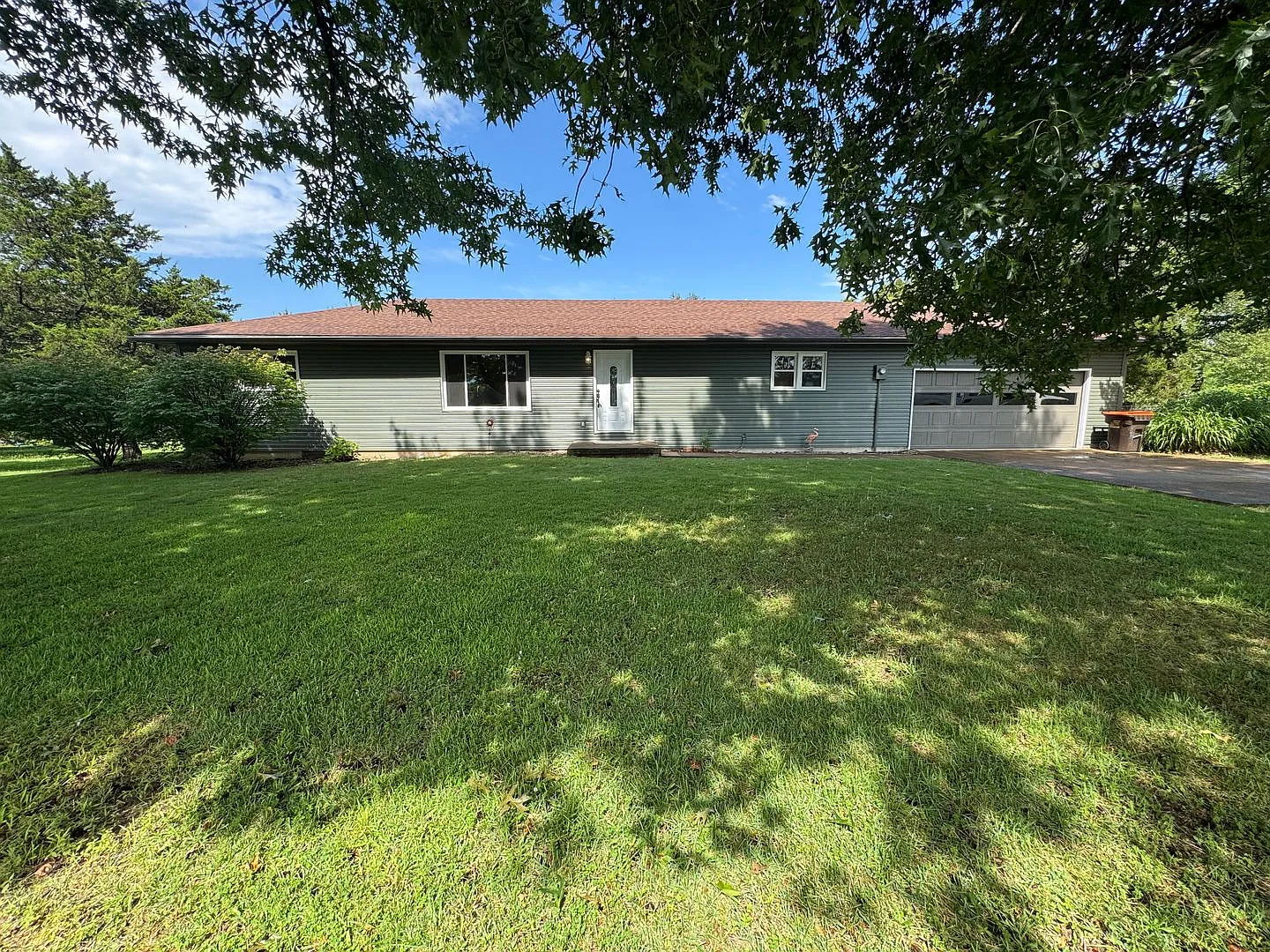 Half off first months rent! 4 Bedroom 2 Bathroom Home with Convenient Access To I-44! — Photo 2