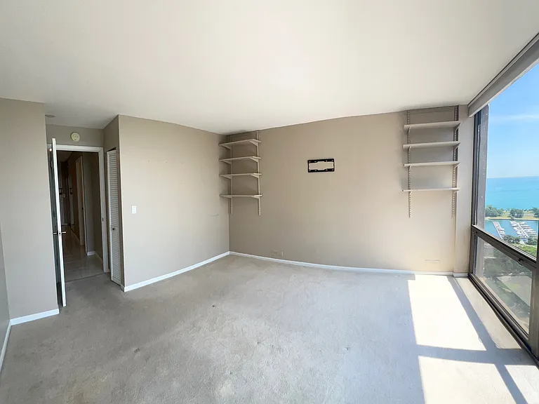 Spacious Bedroom with awesome views. Remote shades
