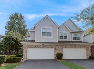 210 Bay Dr, Itasca, IL 60143