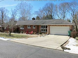 159 Oakwood Ests, Scott Depot, WV 25560