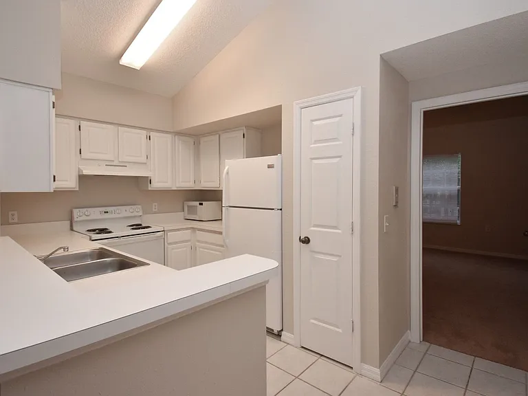 10000 SW 52nd Ave #GG199 — Photo 8