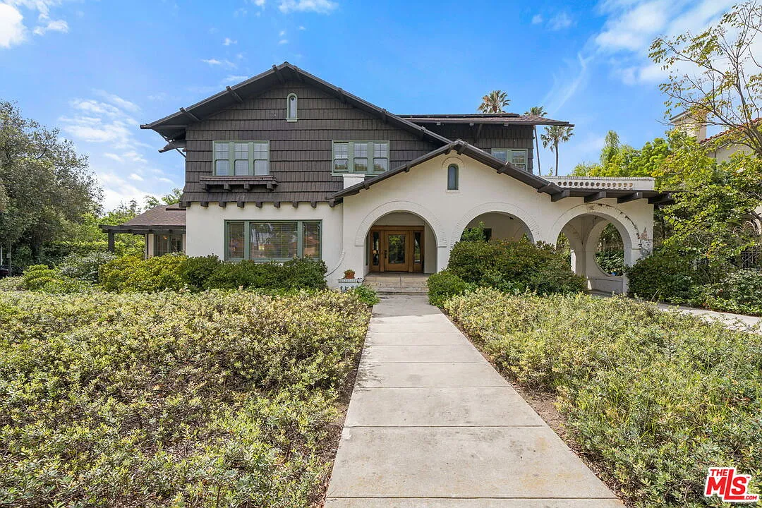 4 bed, 4.0 bath, 4441 sqft, $40,000 — Photo 1