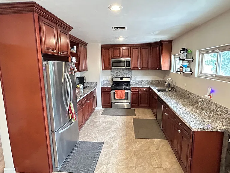 2201 E Standish Ave — Photo 6