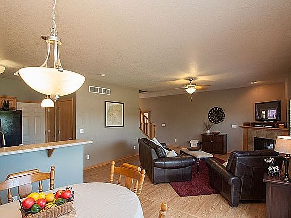 4th image of 1570 Sadler Dr