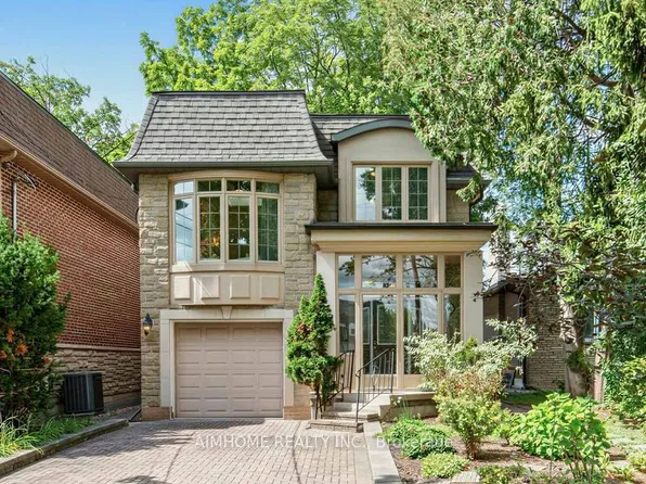 16 Carney Rd, Toronto, ON M2M 1T2