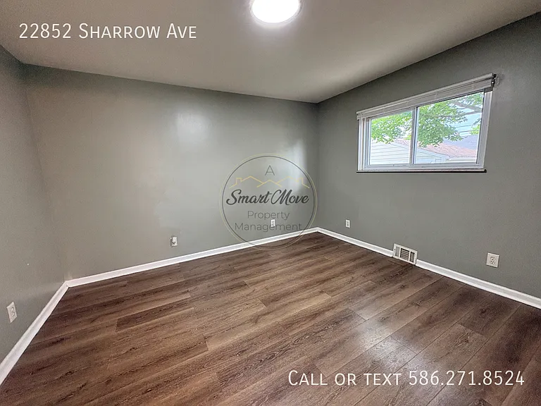 22852 Sharrow Ave — Photo 11